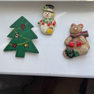 Lot of 3 kids Christmas pins.